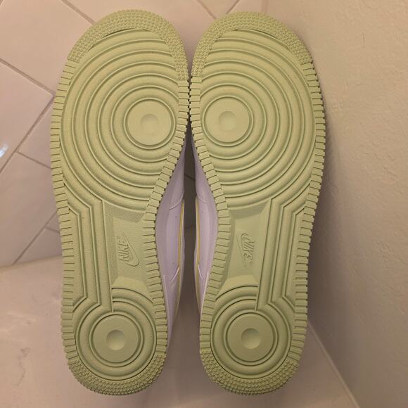 Nike Air Force 1 ‘07 LV8 Men’s 11 White Light Menta DV0788-105 - Picture 6 of 7